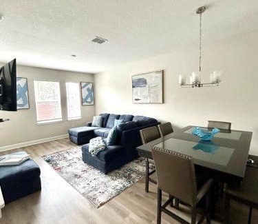 Almont Apartment | Luxury Living Midtown