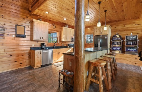 Manton Cabin | Luxury Lodge on 120 Acres!
