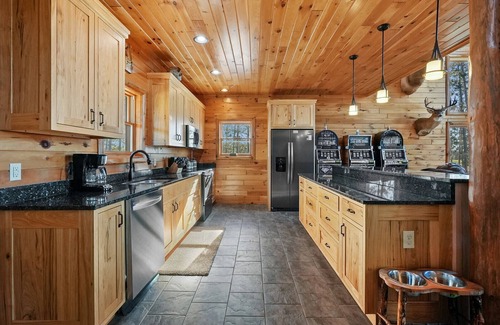 Manton Cabin | Luxury Lodge on 120 Acres!