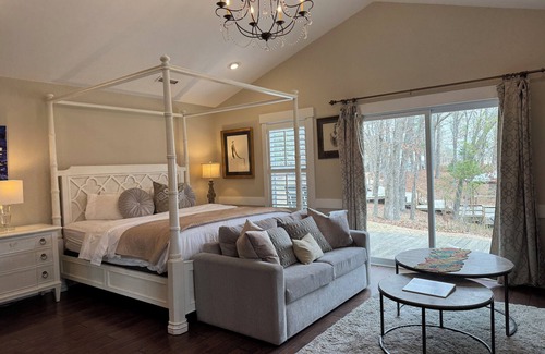 Elizabethtown Resort | Luxury Lodging, Lakefront View, King Bed w/Private Bath, Private Patio.