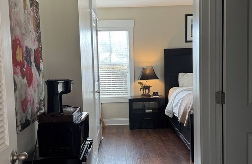Elizabethtown Resort | Luxury Lodging, Lakefront View, Queen Bed w/Private Bath, Patio.