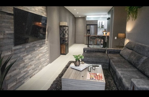 Los Naranjos Condo | Luxury Loft 5min away from Provenza, Tesoro and top other amenities