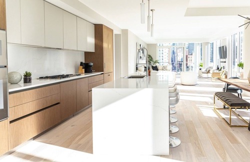 Near North Side Apartment | Luxury Loft Collection COMBO 01/03 | Terrace