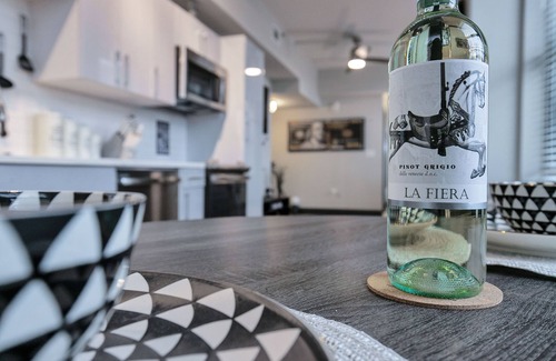 Central Business District Apartment | Luxury Loft Downtown!