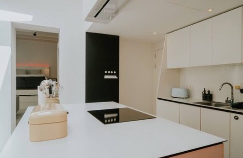 Saint-Laurent Apartment | Luxury loft with private parking