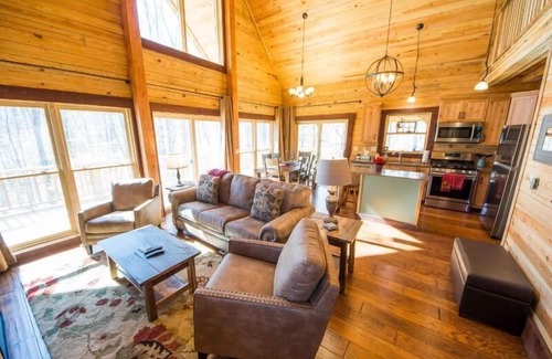 Helmsburg Cabin | Luxury log cabin with Hot Tub, located between Bloomington, Nashville.