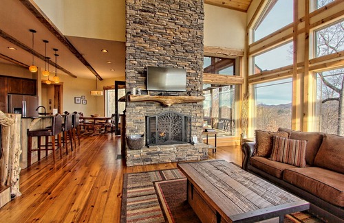 Clayton Cabin | Luxury, Long Range Mountain Views with Hot Tub Near Lake Burton