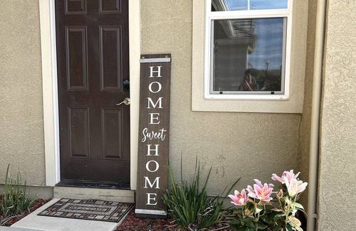 Elk Grove Apartment | Luxury-Lucky Fortuna Suite