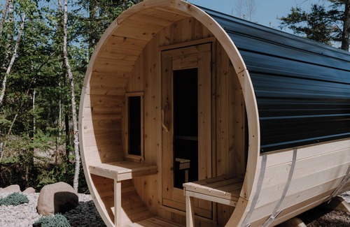 Lutsen House | Luxury Lutsen Cabin in the Perfect Location - Putting Green - Sauna - Sleeps 10