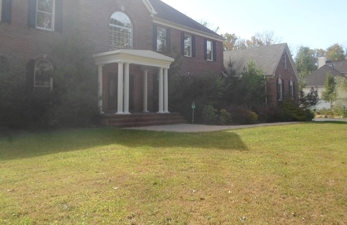 Blawenburg House | Luxury mansion 6600 sq. ft., 7 bdrm,1.3 acre, 5 min Princeton Univ ,
