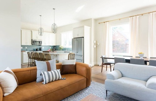 Germantown House | Luxury Mansion with Rooftop in Germantown