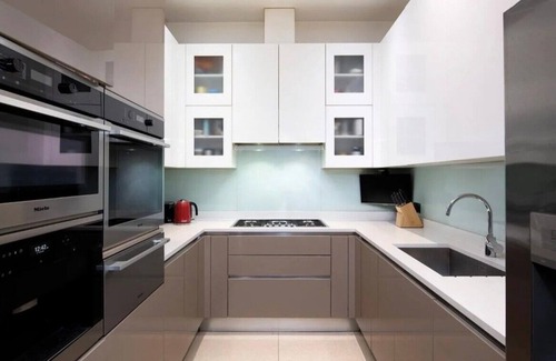 City of Westminster Condo | Luxury Mayfair flat with private pool