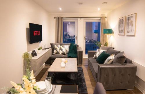 Salford Apartment | Luxury Mcr 2bed,2bath Apartment- Central location!