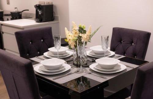 Salford Apartment | Luxury Mcr 2bed,2bath Apartment- Central location!