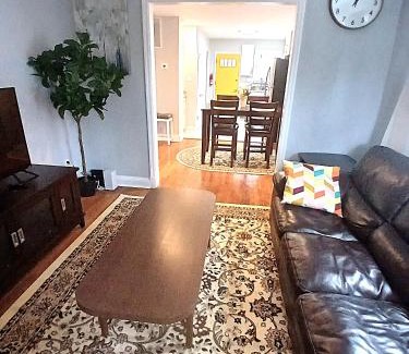 Northeast Bed & Breakfast | Luxury & Merry Private Room in DC