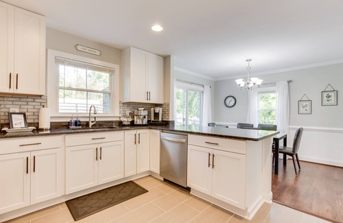 Middleburg House | Luxury Middleburg Manor with 4 Bedrooms 2 Baths