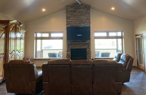 Munds Park Cabin | Luxury - Million Dollar Views of Golf Course and Forest