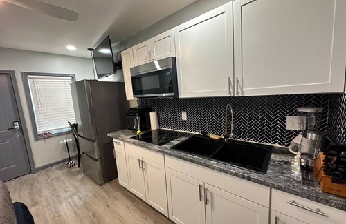 Church Street Apartment | Luxury Mini studio 1 min from Southern Regional Hospital 15 mins from APT A