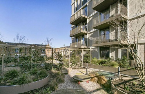 Sands End Apartment | Luxury Modern 1 Bedroom with Size of a 3 Beds Living + Kitchen Space