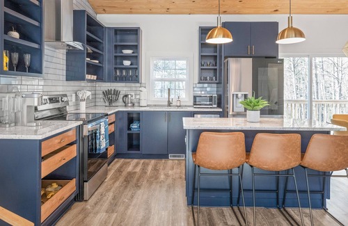Vein Mountain Cabin | Luxury Modern 2BR cabin near Chimney Rock