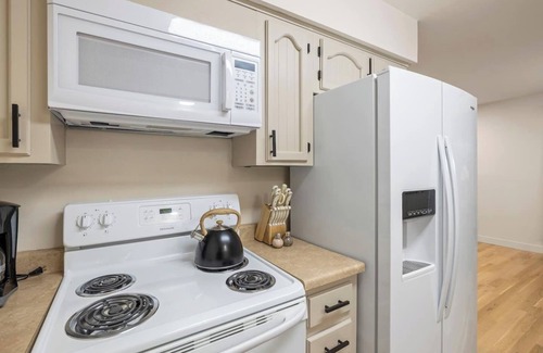 Brookline Station Apartment | Luxury Modern 2BR W/Garage