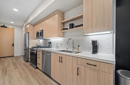 Santa Ana Heights Apartment | Luxury Modern Apt in Irvine