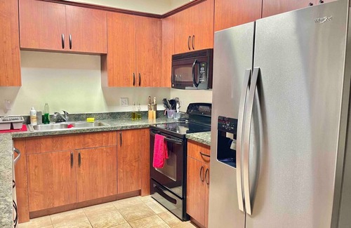 Dearborn Condo | Luxury Modern Cozy 2BR Loft Top Floor with exclusive Indoor Gym, & Outside Patio