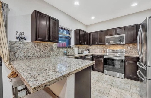 Homestead House | Luxury Modern Home In The Heart Of South Dade