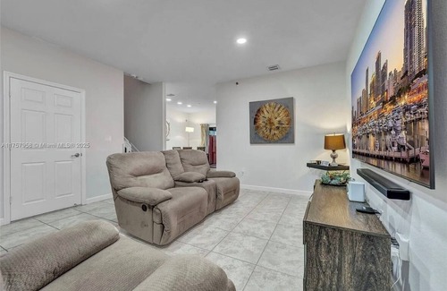 Homestead House | Luxury Modern Home In The Heart Of South Dade