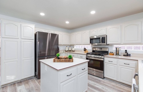 Spring Valley House | Luxury Modern Home - Near Las Vegas Strip!