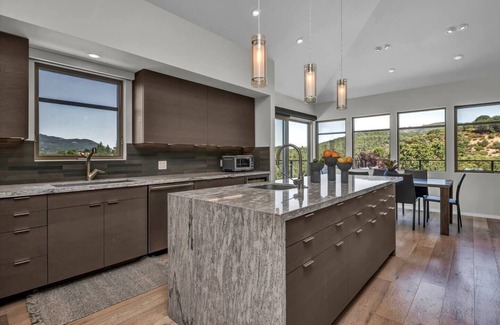 Fetters Hot Springs-Agua Caliente House | Luxury Modern Home w/Views - 3 Acres | 4000 Sq Ft