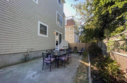 Fifth Ward House | Luxury modern house off Thames Street