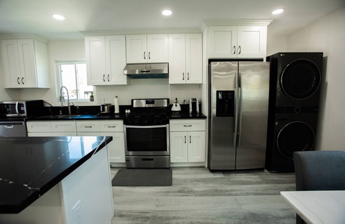 Westminster House | Luxury Modern 4 BR-Home in Huntington Beach