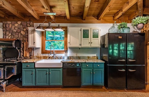 Seymour Cabin | Luxury Mountain Cabin Getaway