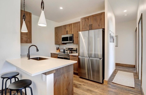 Fraser House | Luxury Mountain Condo 361 3 I Private Hot Tub I Great Views I Best Price I Discounted Attractions