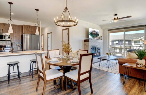 Fraser House | Luxury Mountain Condo 361 3 I Private Hot Tub I Great Views I Best Price I Discounted Attractions