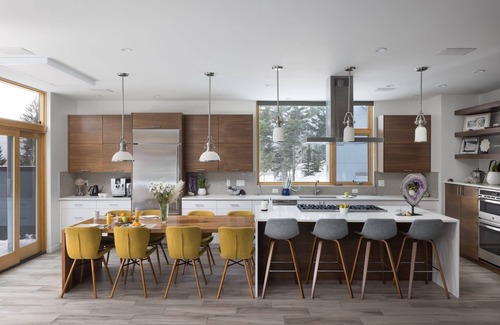 Wilson House | Luxury Mountain Modern with a Gym! Standing Desks. Hiking, Biking, Back Country.