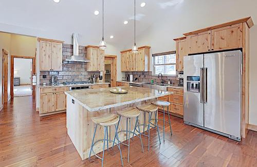 Country Club Estates House | Luxury Mountain Retreat