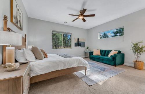 Williams House | Luxury Mountain Retreat with studio apartment