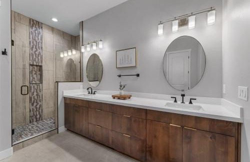 Williams House | Luxury Mountain Retreat with studio apartment
