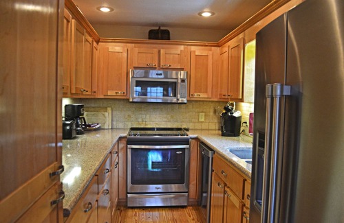Hiawassee Cabin | Luxury MtnTop Gated Home with AWESOME VIEWS Private AND convenient
