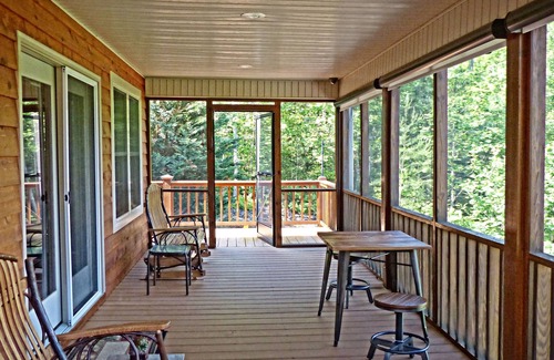 Hiawassee Cabin | Luxury MtnTop Gated Home with AWESOME VIEWS Private AND convenient