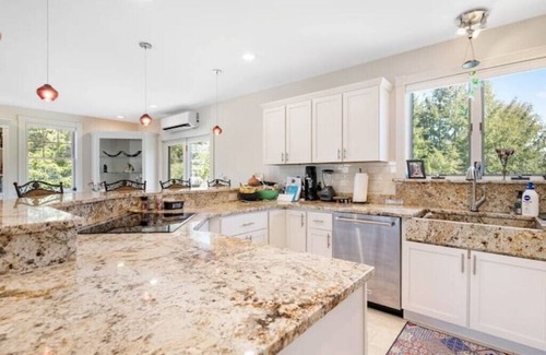 Portland House | Luxury Nature Vacation Sanctuary in Portlandn