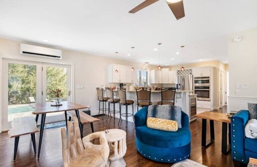 Portland House | Luxury Nature Vacation Sanctuary in Portlandn