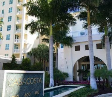 Boynton Beach House | Luxury Near The Beach! Beach Pass Included!