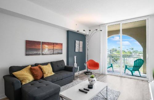 Boynton Beach House | Luxury Near The Beach! Beach Pass Included!