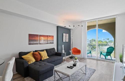 Boynton Beach House | Luxury Near The Beach! Beach Pass Included!