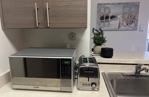 Santa Ana Heights Apartment | Luxury Newport Beach rental Location Location location