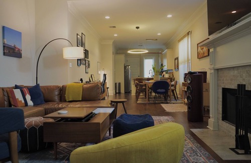 Lafayette House | Luxury Oasis 2bed/2bth+Sauna