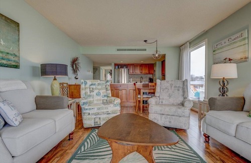 Ocean Park Condo | Luxury Oceanfront Condo - Pool - Sauna - Parking